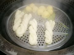 -粘豆包柴火铁锅炖