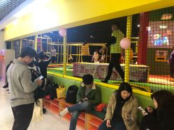 -蹦蹦跳跳(新奥购物中心店)