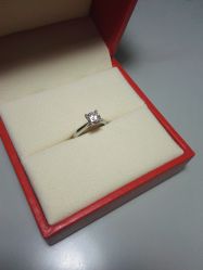 -威德钻石-克拉钻大本营(南京东路店)