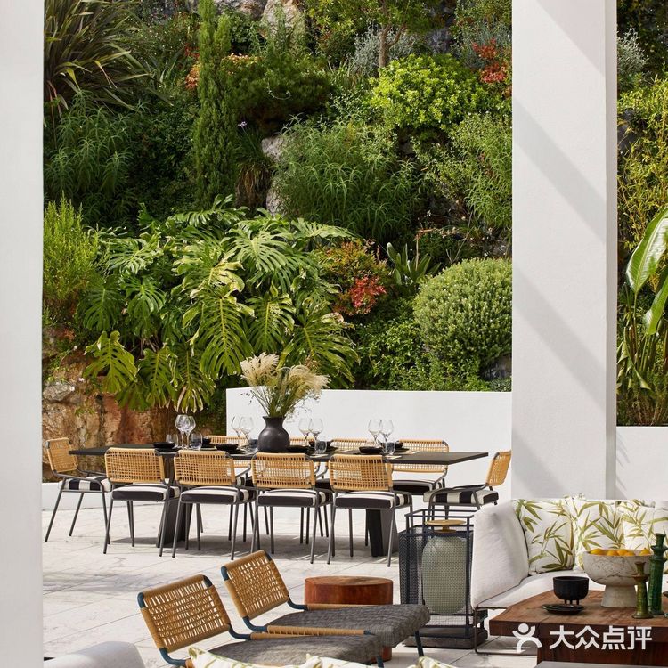 这座家庭住宅享有戛纳和勒林斯群岛｜LérinsIslands