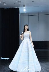 点击看大图 -Renee芮亦婚纱