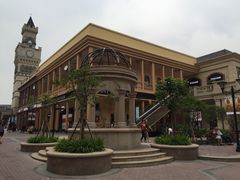 -王府井奥莱临潼小镇(临潼店)