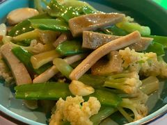阳江小盆菜-先记烧鹅王·本地粤菜(福永店)