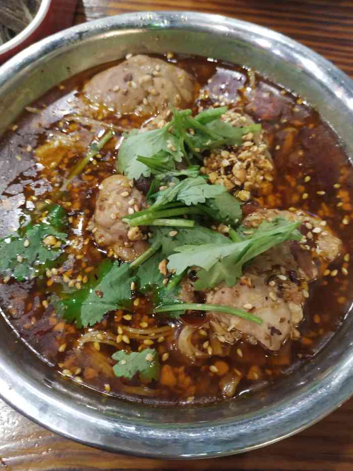 价格涨了吧,羊脑太腥了需要改进,牛骨髓不太新鲜,看着呗可怜,麻辣牛肉