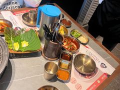 -草家酱蟹炭火烤肉店(珲春南路一店)