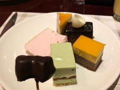 -荣誉国际酒店-云顶旋转餐厅