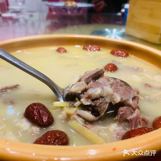 山里红原生态饭庄(河西店)