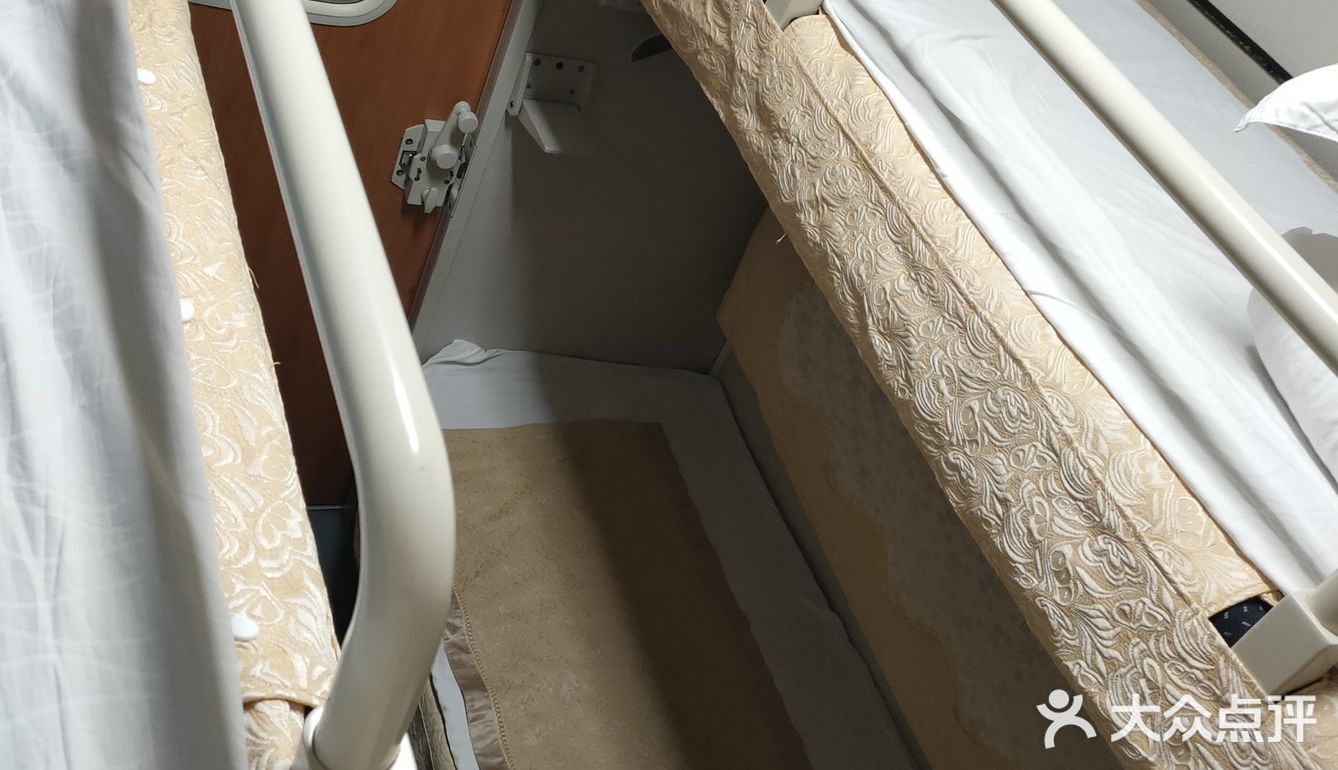 坐了一次绿皮火车买了个软卧从郑州坐到上海