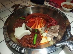 -贤合庄卤味火锅(安吉万达店)