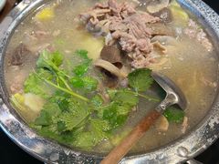-川流不息·地道川菜·小龙虾(新松江路店)