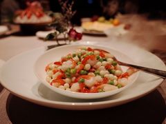 鸡头米炒手剥河虾仁-三利音·东方司宴(外滩店)