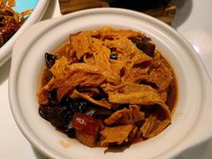 腐竹木耳煲猪肉-原味田园·客家菜·土窑鸡(中航城君尚购物中心店)