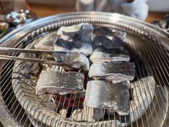 -围炉肉舍•炭烤活鳗•丹东海鲜烤肉(步行街店)