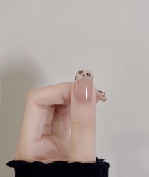 -桃色美甲沙龙