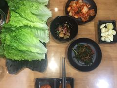 -肉甲韩国木炭烤肉(新壹街1店)