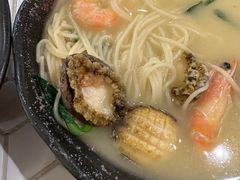 金汤小鲍鱼面-十面欢腾·海鲜面·台式Bistro(长乐路店)