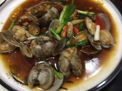 葱姜炒花蛤-鑫悦楼煎蟹·16年海鲜大排档