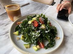 牛油果羽衣甘蓝沙拉-The Rug Cafe(王府中环店)