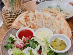 鸭肉饼配色拉-Money Shops(愚园路店)