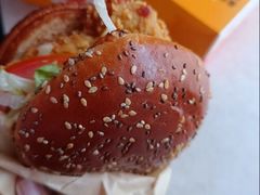 咔滋脆鸡腿堡中可-麦当劳(佛山流行前线店)