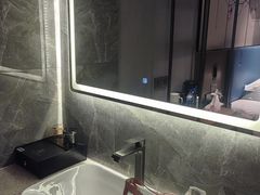 -丽辰酒店(深圳翻身地铁站店)