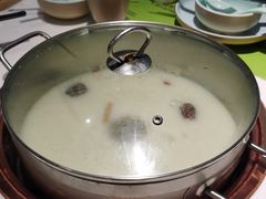 -洪氏嗨捞·猪肚鸡火锅(阳光天地店)