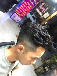 -首艺造型KM潮牌沙龙