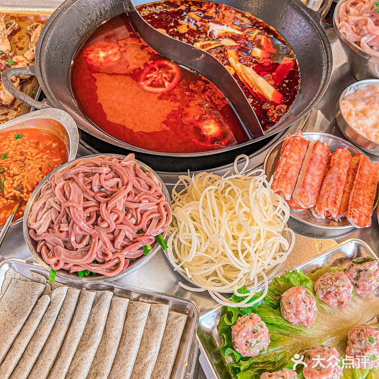 深圳这家重庆火锅韭菜腰丝瀑布好吃到跺脚脚