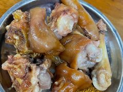 -鸿浩扒猪脚米线