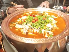-沪小二炭火蛙锅(淮海中路美食不夜城店)