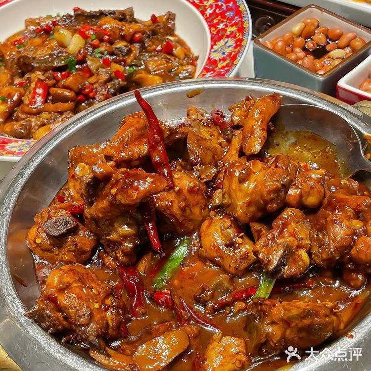 南昌老店 终于找到了…好吃的红烧土鸡煲了🐔 