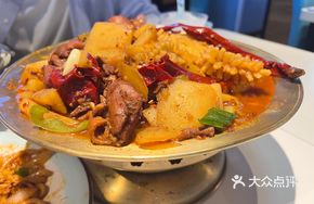 Jiangyu's Unique Heavenly Mountain Plum Cheese Big Chicken Plate