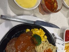 -汤姆家的牛排意面披萨(新城市广场店)