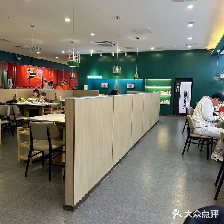 新鲜的牛肉直接入口[色]