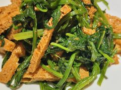 凉拌菠菜面筋-耶里夏丽·新疆菜·28年喀什老馆(田林东路店)