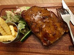 -樱花里音乐餐吧·牛扒椰子鸡(东圃店)