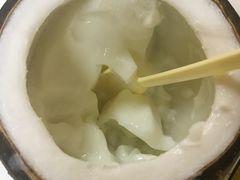 -志龙皇冠吃货椰子铺