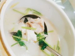 -正宗鸡饭粤香酒家(朱村店)