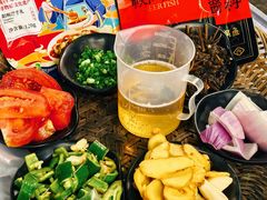 -刘姐啤酒鱼民族演艺餐厅(西街总店)