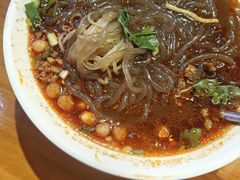 -爆炸头阿姨小四川正宗川味小吃(无任何分店)