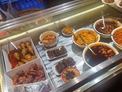 -爆炸头阿姨小四川正宗川味小吃(无任何分店)