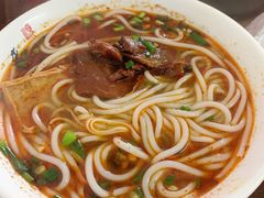 招牌红油牛肉粉-向东街老玖面馆总店