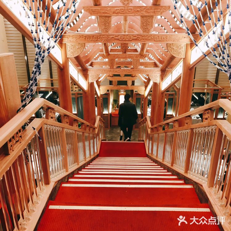 2元探店森隆饭庄,老字号的复兴之路