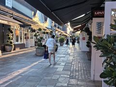 -伦敦比斯特购物村