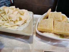 -羊家胡同·龙虾烧烤火锅(龙汇路店)