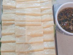 手工豆油皮-深巷家味馆.湖北头牌红烧鱼头拌饭(黄陂店)