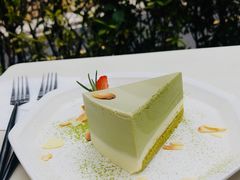 -彳亍咖啡·这里(水湾路店)