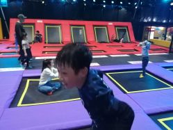 -失重星球乐园·蹦床馆(欢乐谷店)