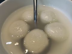 荠菜肉汤团-两户人家农家乐