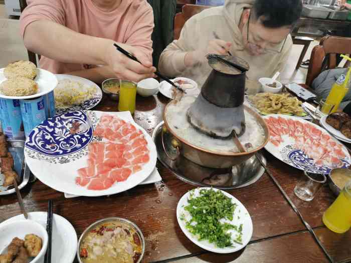 尝过了很多的北京美味,今天又被同事带到了石佛营特别有名的静香斋